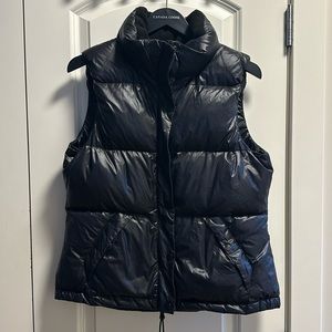 Aritzia Community Vest Puffer - Size M - Black - 80% Duck Down, 20% Leather